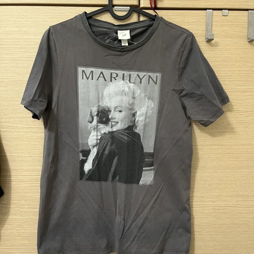 Marilyn Monroe Short Sleeve T-shirt like new, H&M, gray