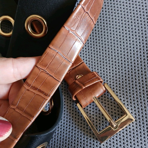 Women's belts like new, brown and black