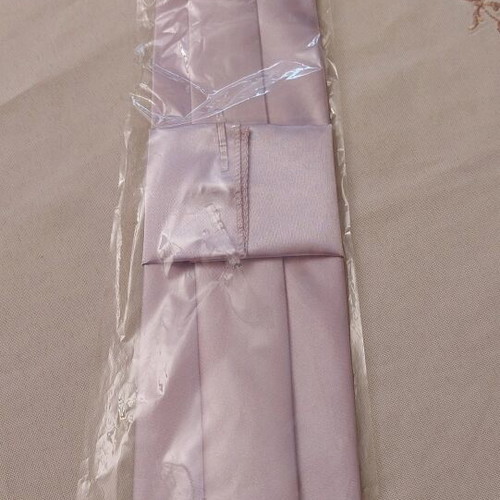 Ties like new, pack of 12 in various colors