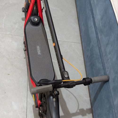 Electric scooter like new, very low mileage