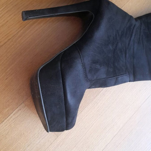 Over the knee boots size 39 like new, black with platform