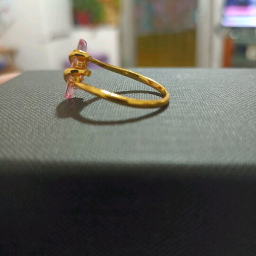 Gold ring with iridescent pink stone new