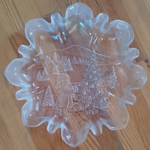 Vintage Walther frosted glass serving plate like new with Christmas scene