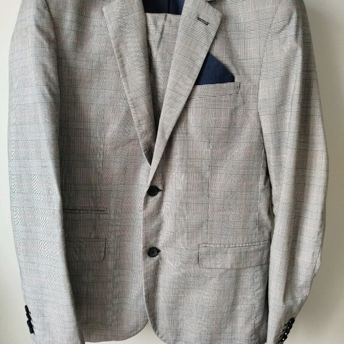 Vittorio Slim Fit Suit like new, gray, jacket size Large, pants 30