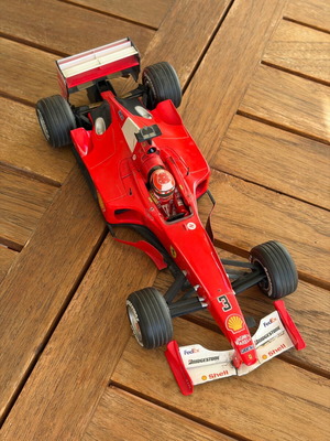 Ferrari F1 1:18 Hot Wheels model used, Michael Schumacher edition