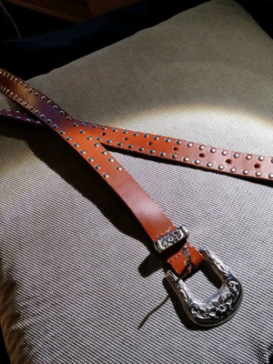 Leather women's belt like new with metal decorative elements brown, size 105