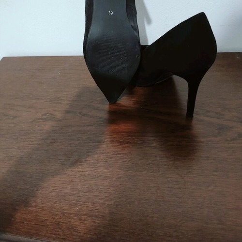 Migato suede pumps like new, size 39, black