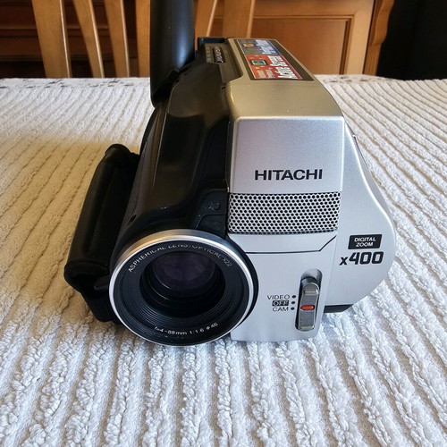 Hitachi VM-E555LE video camera like new, collectible vintage model