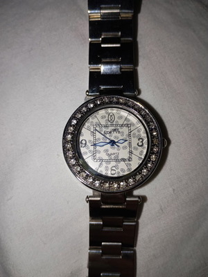 Loftys women's watch new, battery needed