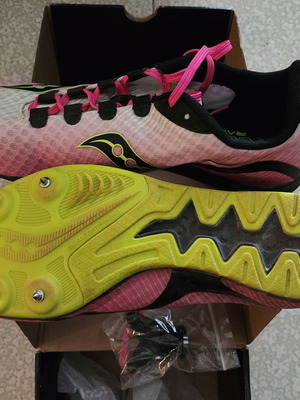 Saucony vendetta ροζ
