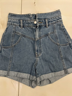 High Rise Denim Shorts Stradivarius size 36 like new, blue