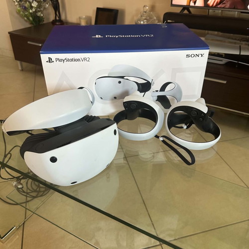 Sony PlayStation VR2 with 2 Sense controllers