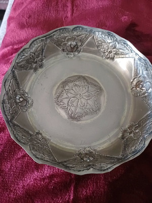 Silver-plated bowl used, 18.5 cm, missing 2 feet