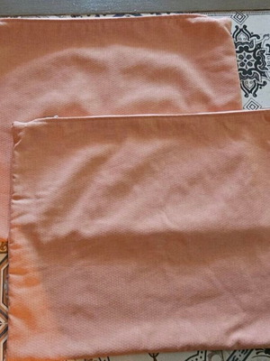Pillowcases 2 like new, salmon 47.5x37 cm with zipper