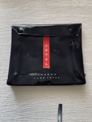 Νεσεσέρ Prada parfums σαν καινούργιο, μαύρο