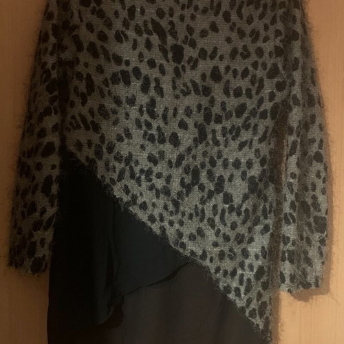Blouse used in black and gray colors, sizes S and M