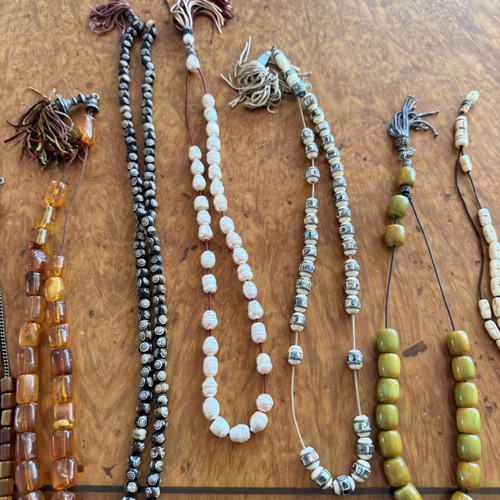 Vintage collection of 17 komboloi with natural amber and 925 silver