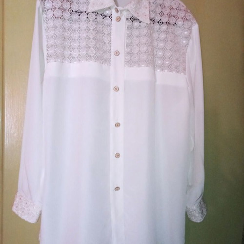 Georgette Milena shirt with guipure lace like new, beige-ecru