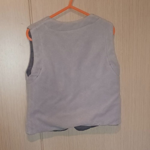 Double phase sleeveless jacket for boy like new, size 98-104, gray