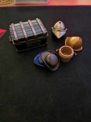 Playmobil chest and hats used, pack