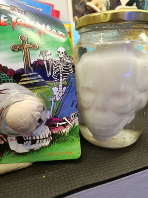 Skeleton Head Halloween Toy grows up to 6 times in water like new