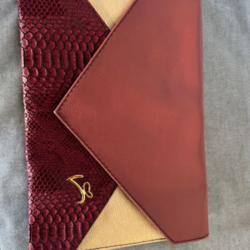 Veta women's envelope bag like new, red with gold chain