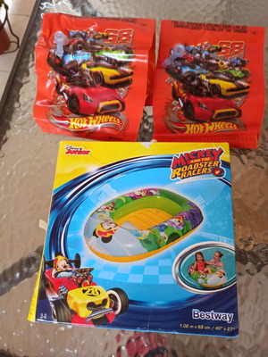 Bestway children's boat and Hot Wheels armbands new