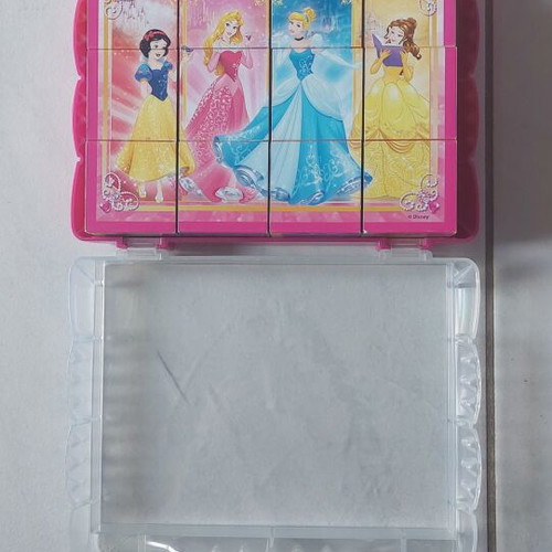 Princess Disney puzzle like new with 12 cubes in plastic case