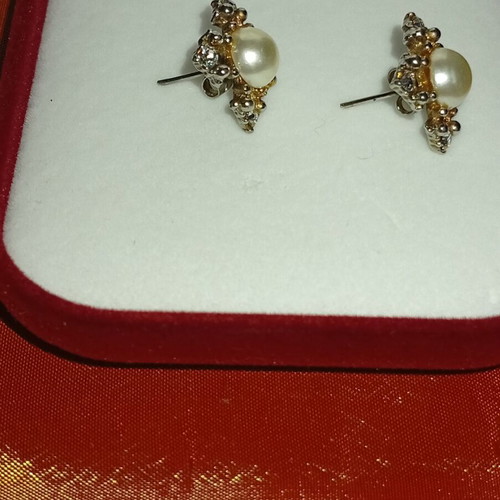 Vintage earrings with pearl and stones used
