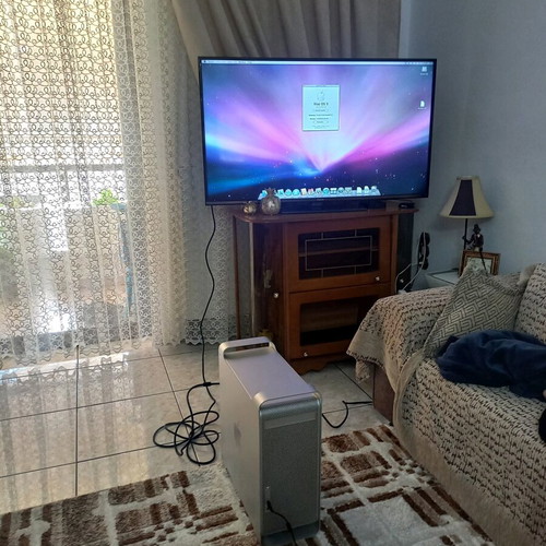 Power Mac G5 Dual 2.3 Like New, Legendary 2005 Model