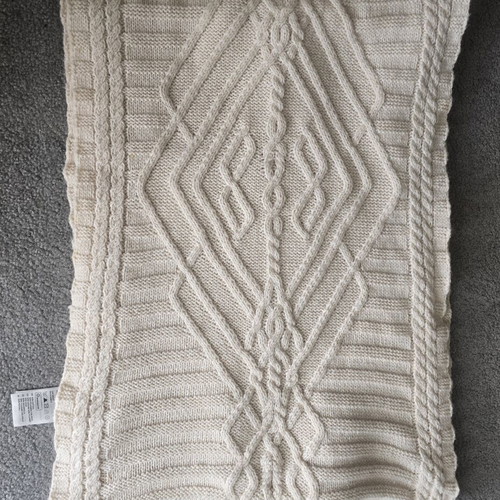 Knitted white scarf H&M used, beige