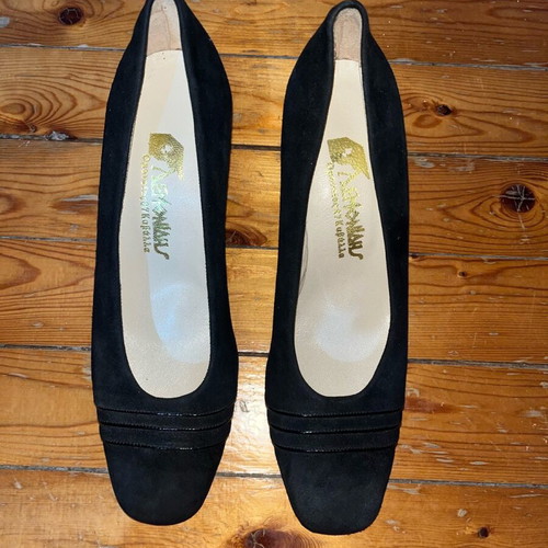 Lemonidis Kavala Pumps like new, black suede size 38.5