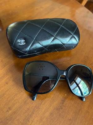 Слънчеви очила Chanel original classic черни употребявани