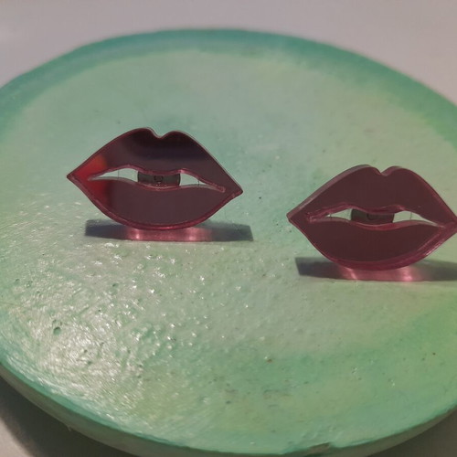 Earrings stud like new