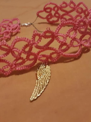 Χειροποίητο κολιέ με τεχνική needle tatting, ροζ βαμβακερή κλωστή
