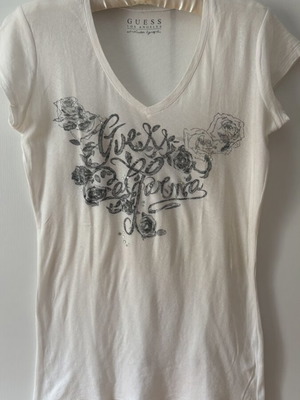 Guess t-shirt white cotton size S/M like new