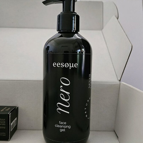 Eesøμe Nero face cleansing gel like new 300ml