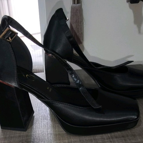 Tsakiris Mallas satin pumps new, size 38, black