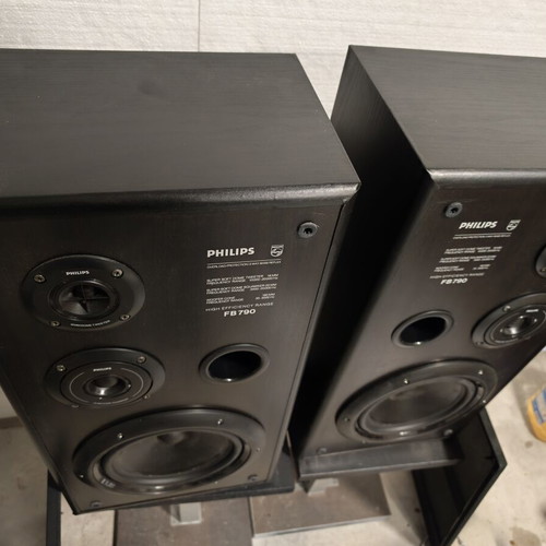 Philips FB790 standing speakers like new