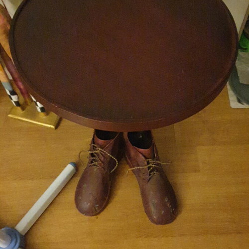 Coffee table Bordeaux like new