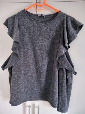 Zara women's grey wool blouse used with ruffles
