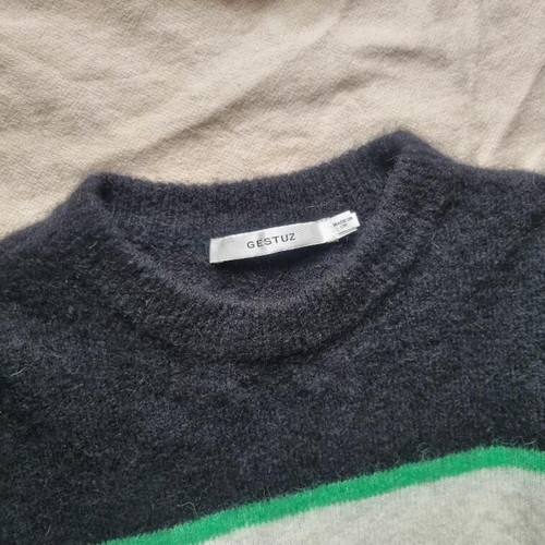 Gestuz wool and alpaca sweater like new, colorful, with puffed sleeves