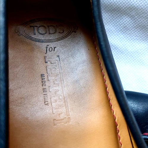 TOD'S FERRARI LOAFERS like new