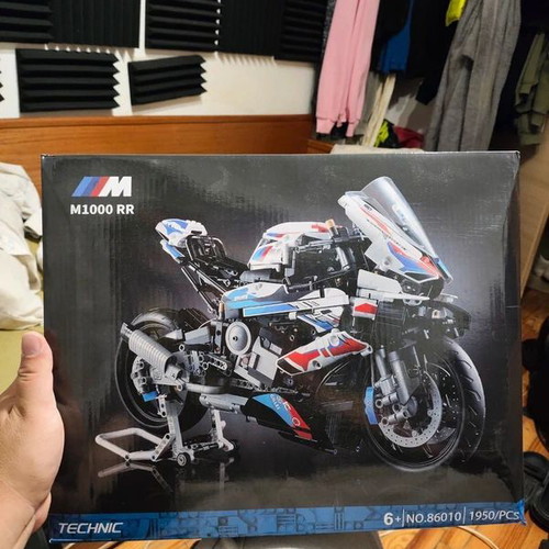 Technic BMW M1000RR building set, 1950 pieces