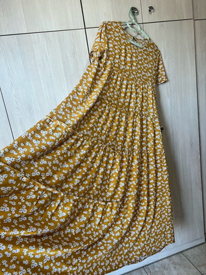 Summer airy dress mustard with daisies like new, size M