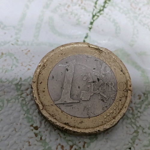 1 Euro Coin Italy 2002 used with minting error