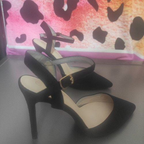 Alta Moda black pumps with ankle strap size 39 like new, 11 cm heel