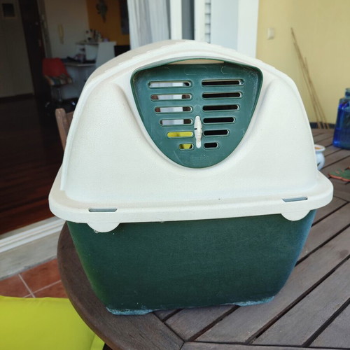 Dog house used for small dog or cat, dimensions 40x40x60 cm