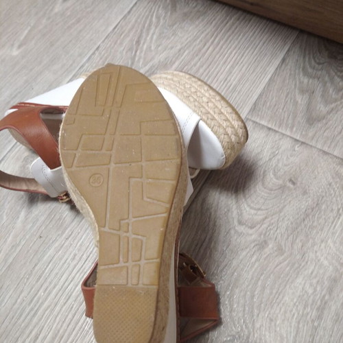 Summer women's sandals platforms size 36 like new, white and brown