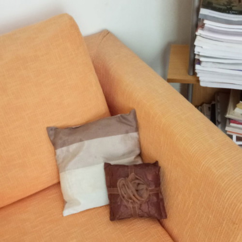 Decorative sofa pillows set like new, brown beige terracotta